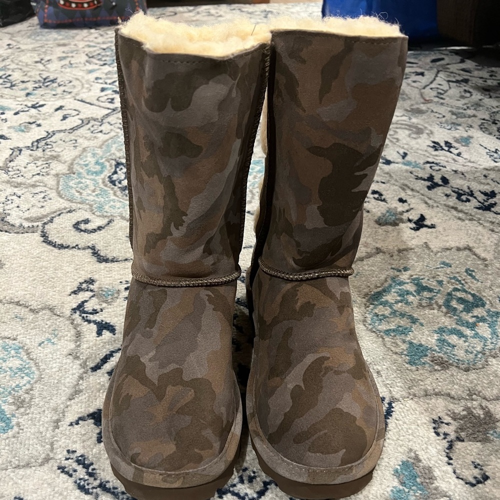 BearPaw Eloise Camouflage Boots, Women’s size 11